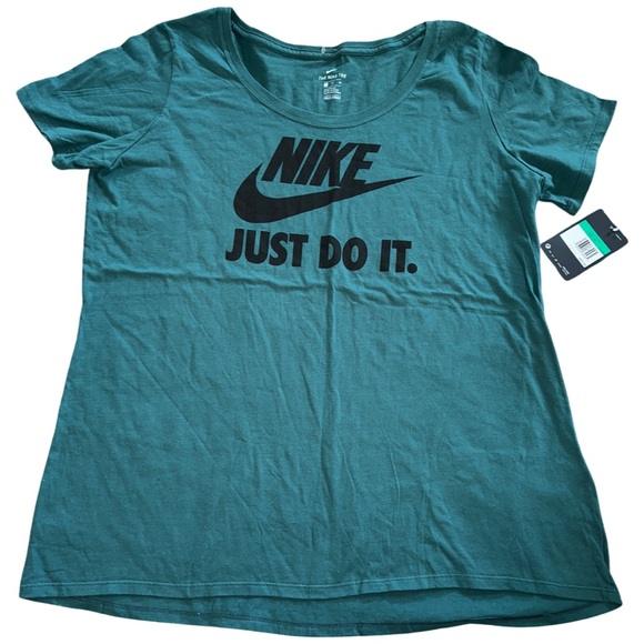 Nike Tops - Nike women’s green t shirt. Size XL. New with tags